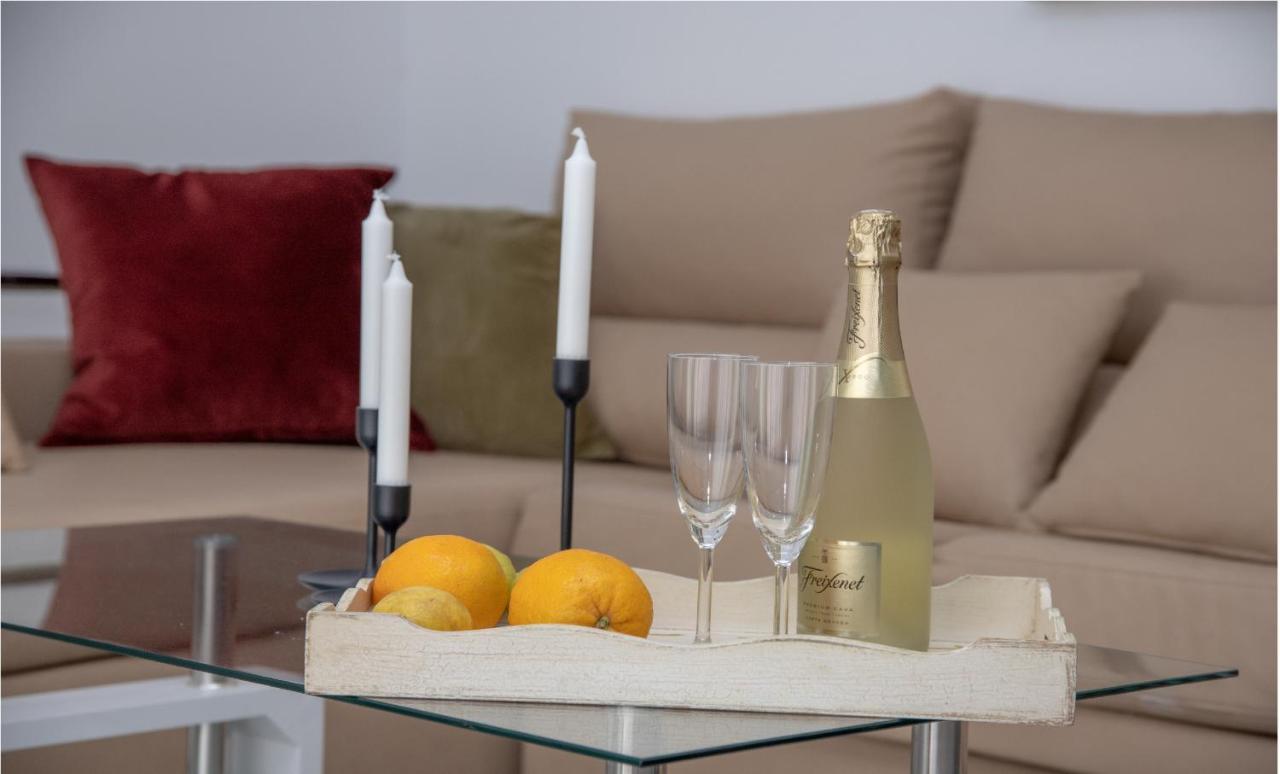 Apartment Family 6 Beachfront Corralejo By Holidays Home Buitenkant foto